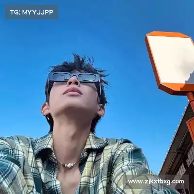 经律富